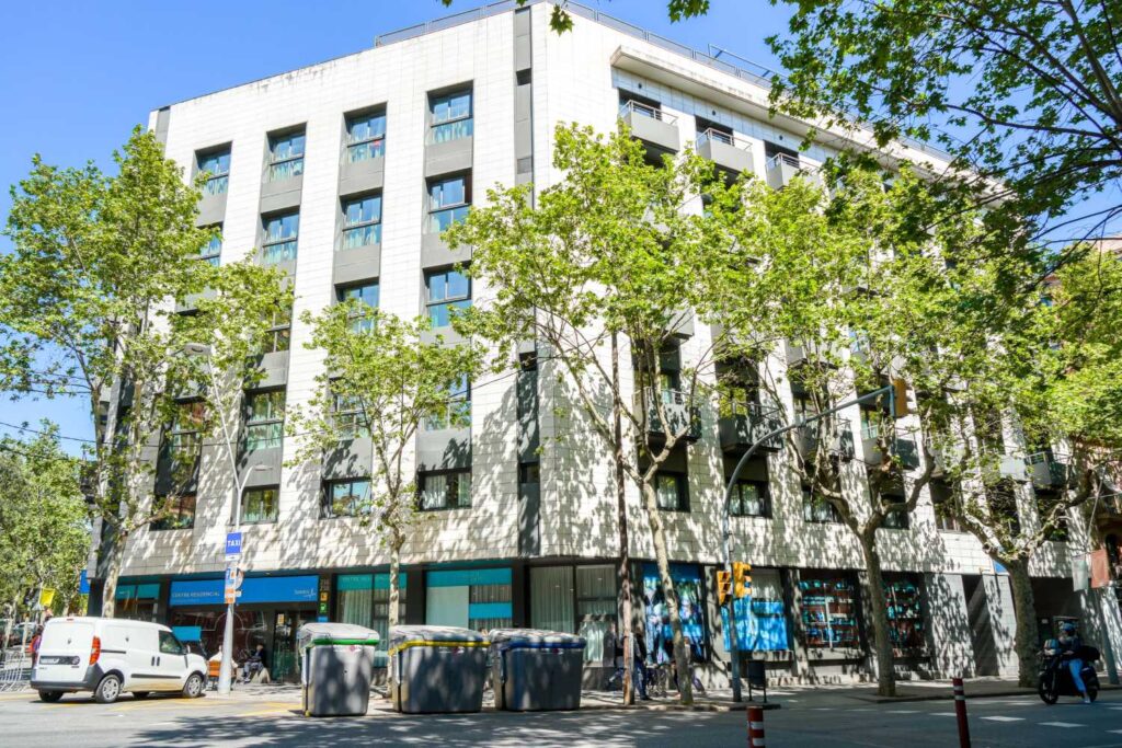 Residencia Sagrada Familia Barcelona 1 Residencia y Centro de Día Sagrada Familia - Sanitas Mayores